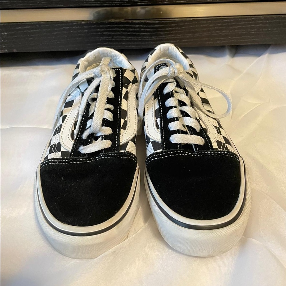 Vans - Picture 2 of 5
